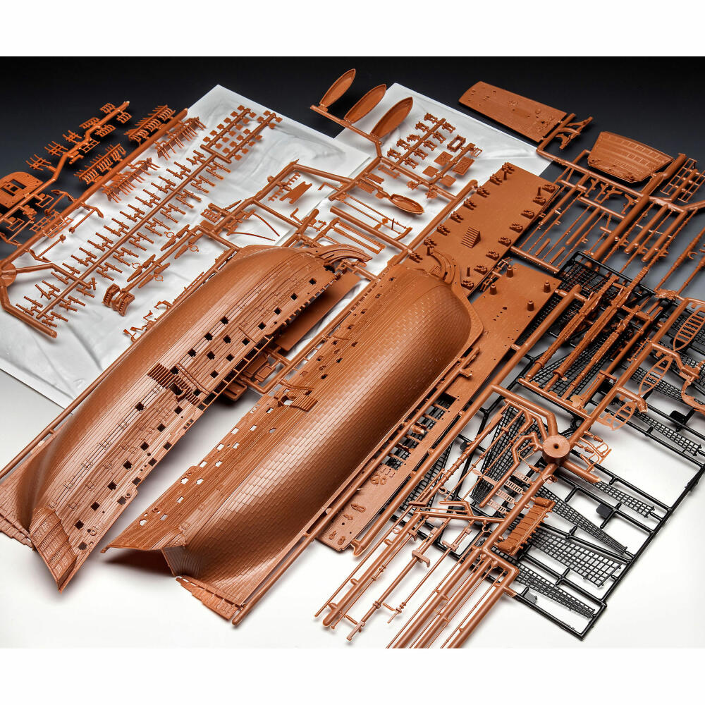 Revell Modellbausatz Geschenkset BATTLE OF TRAFALGAR, Flaggschiff, Schiff, Modell Bausatz, 269 Teile, ab 12 Jahre, 05767
