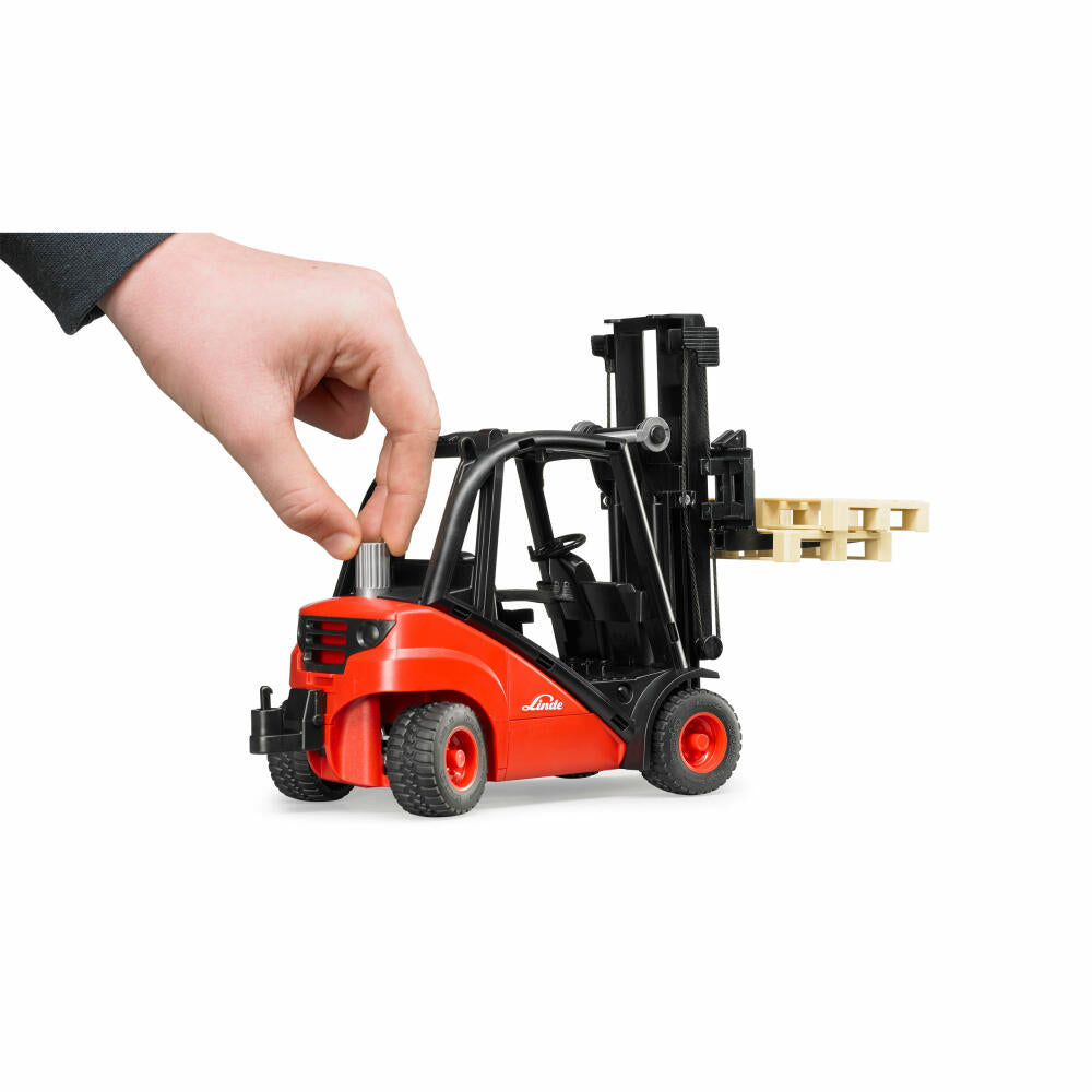 Bruder Nutzfahrzeuge Linde Gabelstapler H30D, mit Anhängerkupplung, Modellfahrzeug, Modell Fahrzeug, Spielzeug, 02511