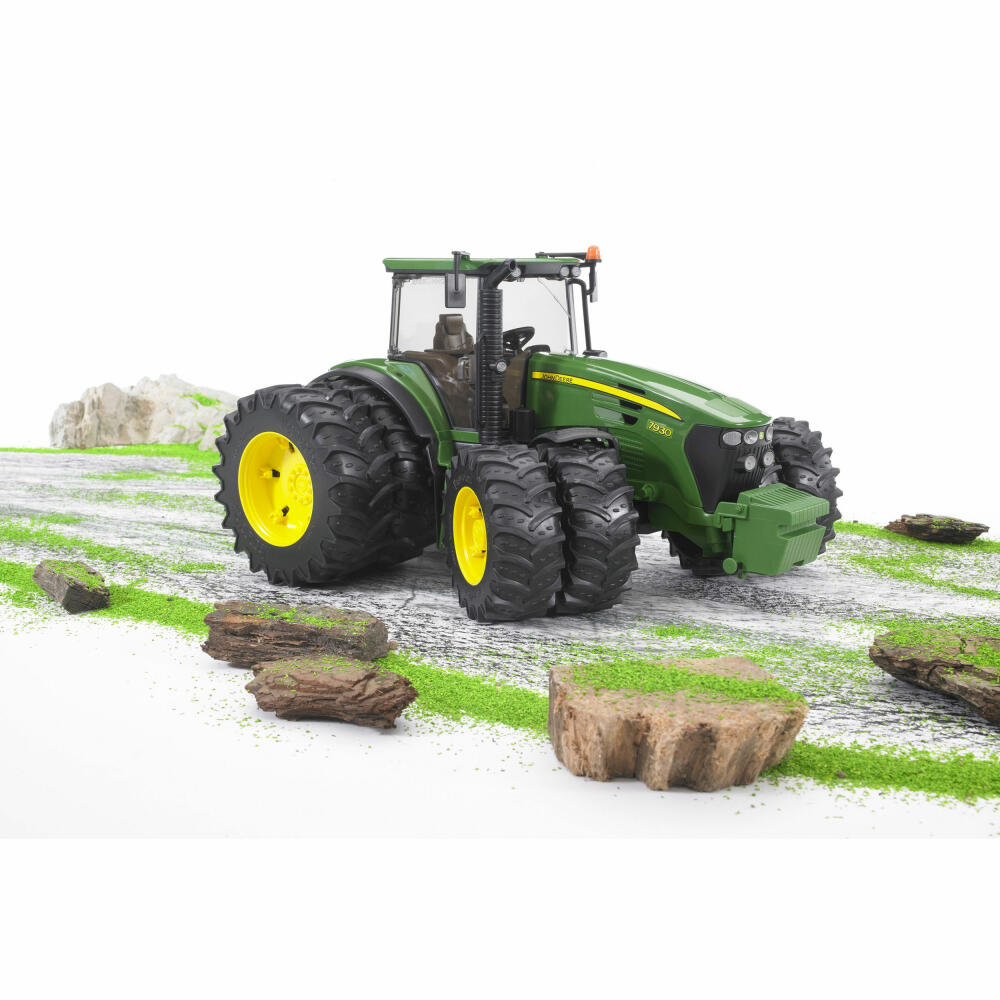 Bruder Agriculture John Deere 7930, with twin tires, tractor, model vehicle, model vehicle, toy, 03052