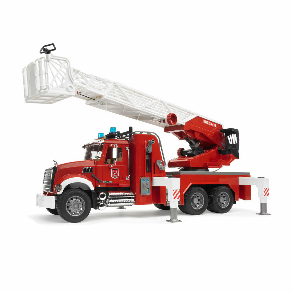 Bruder Einsatzfahrzeuge MACK Granite Feuerwehrleiterwagen, mit Wasserpumpe und Light & Sound Modul, Modellfahrzeug, Modell Fahrzeug, Spielzeug, 02821