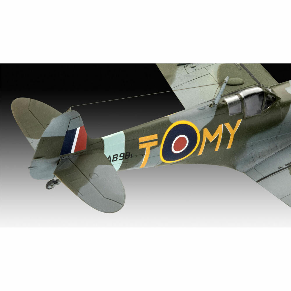 Revell Flugzeug-Modellbausatz Combat Set Bf109 & Spitfire Mk.V, 76 Teile, 1:72, 03710