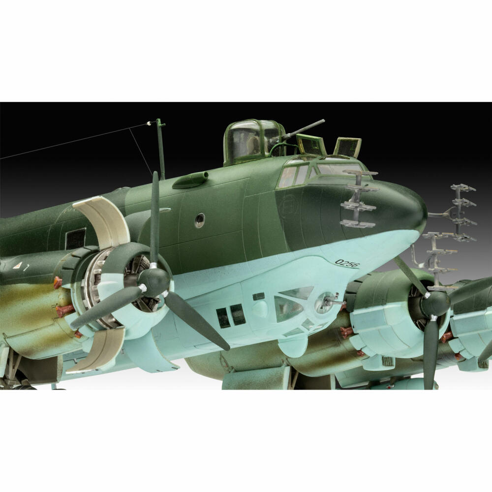 Revell Flugzeug-Modellbausatz Focke-Wulf Fw 200 C-5/C-8 Condor, 240 Teile, 1:72, 03777