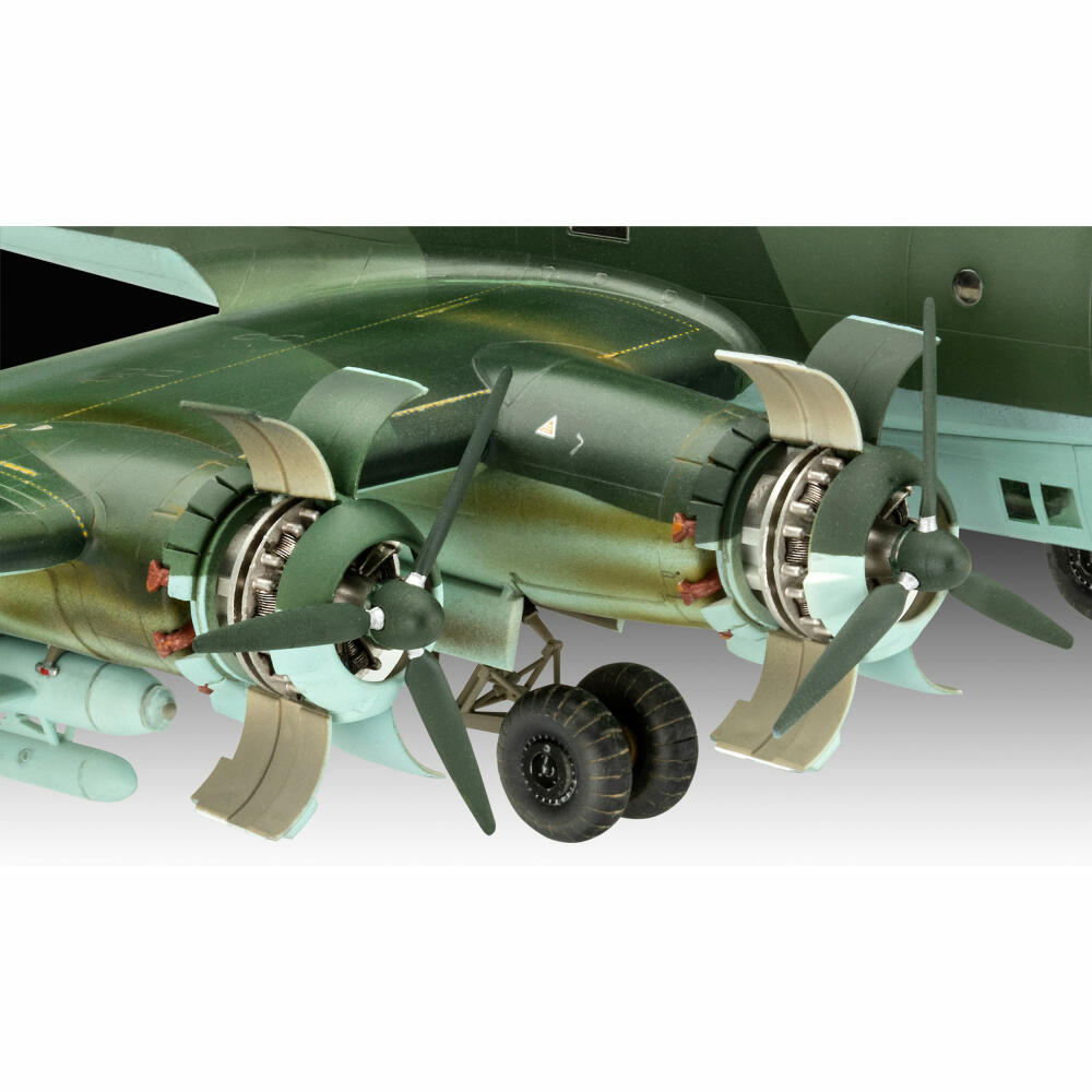 Revell Flugzeug-Modellbausatz Focke-Wulf Fw 200 C-5/C-8 Condor, 240 Teile, 1:72, 03777