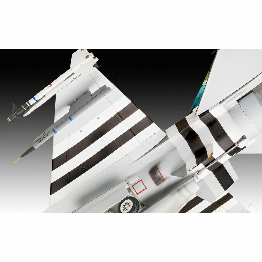 Revell Flugzeug-Modellbausatz F-16 Falcon 50th Anniversary, 150 Teile, 1:32, 03802