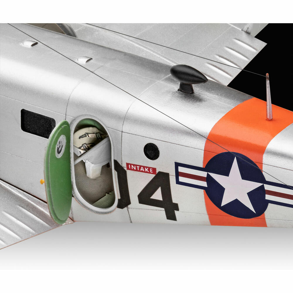 Revell Flugzeug-Modellbausatz Beechcraft Model 18, 131 Teile, 1:48, 03811