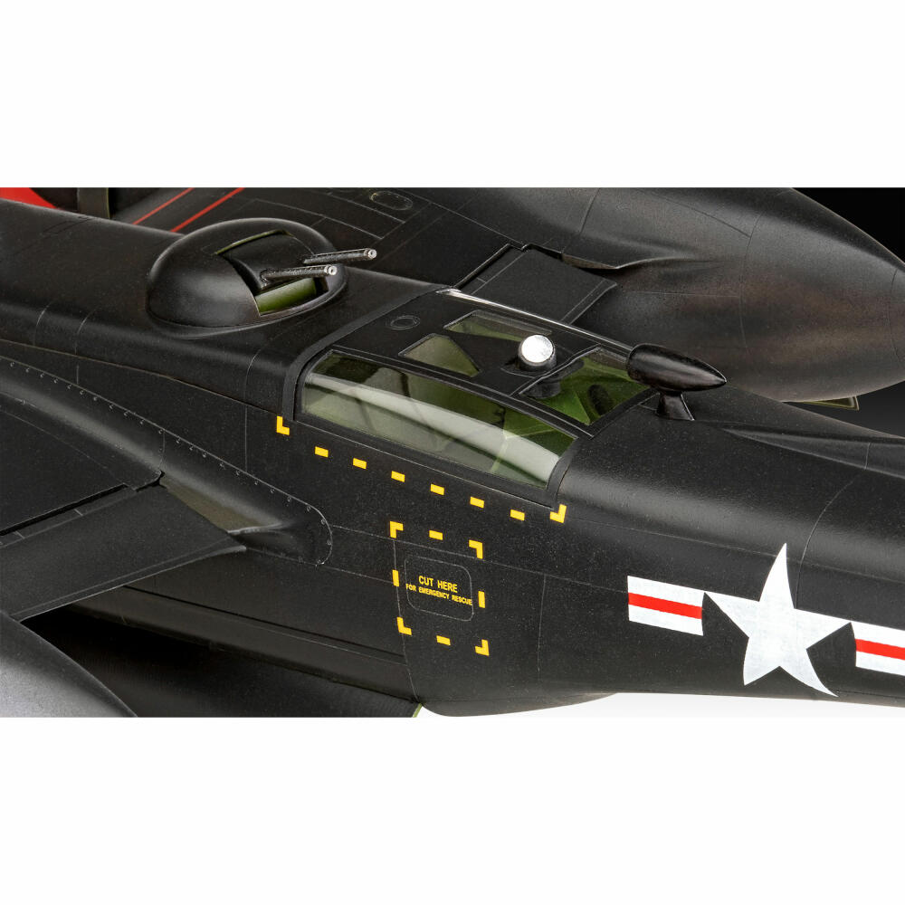 Revell Flugzeug-Modellbausatz B-26 Invader, 259 Teile, 1:48, 03823