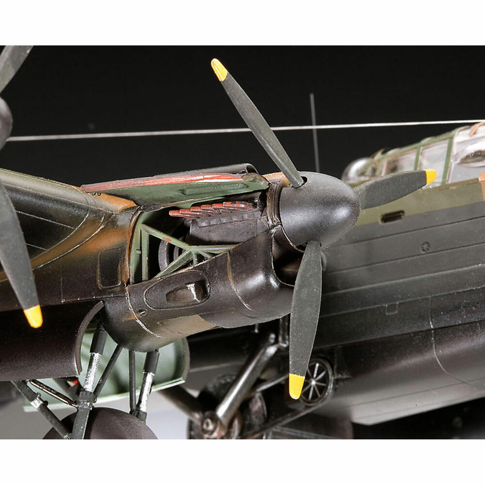 Revell Flugzeug-Modellbausatz Lancaster B.III Dambusters, Bomber, 224 Teile, 1:72, 04295