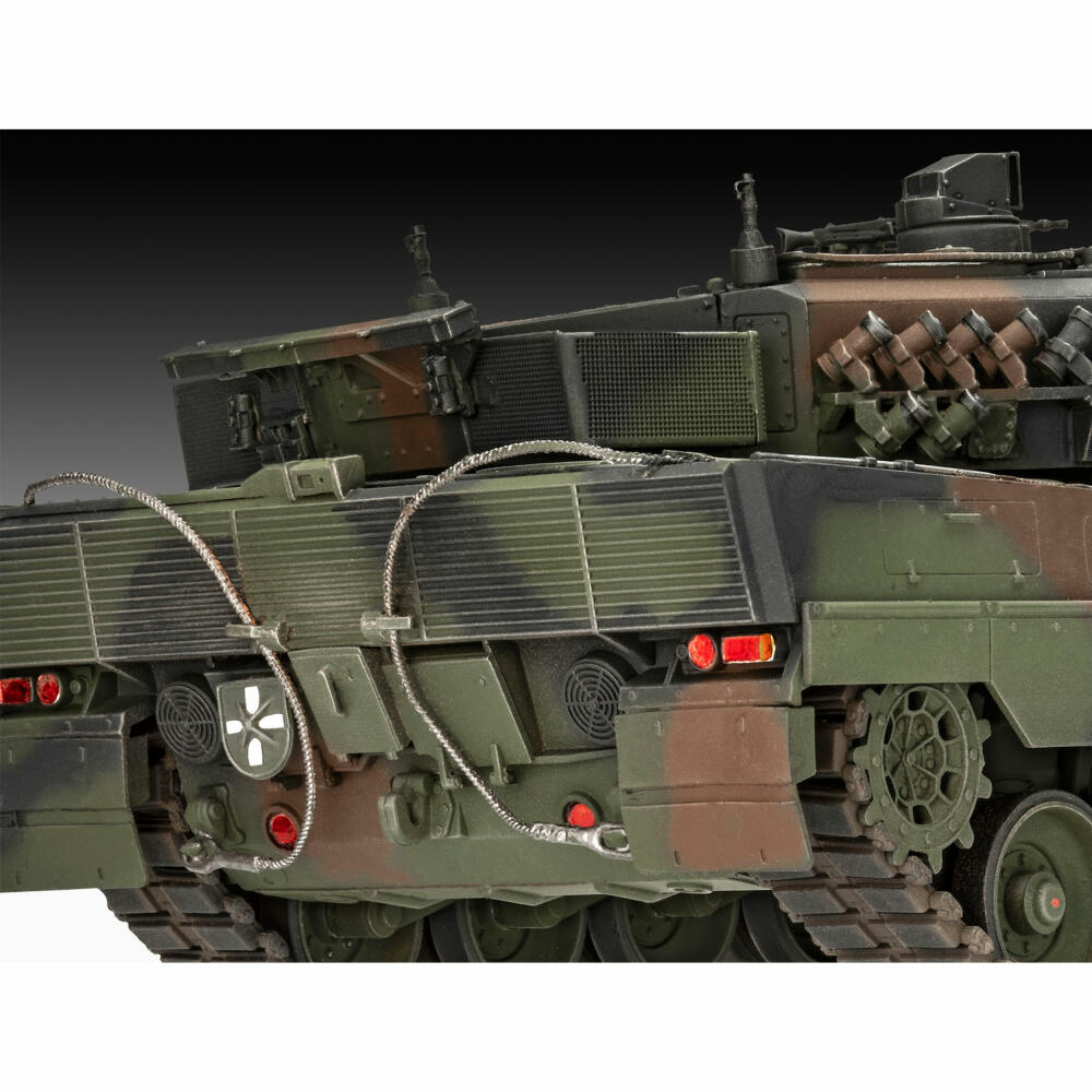 Revell Panzer-Modell-Set Leopard 2 A6A2 - 70 Jahre Bundeswehr Exclusive Edition, 249 Teile, 1:35, 05631